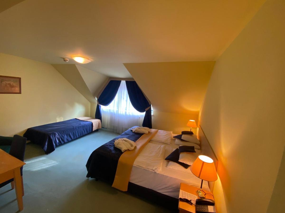 Parkhotel Na Baracke Nova Dubnica Экстерьер фото