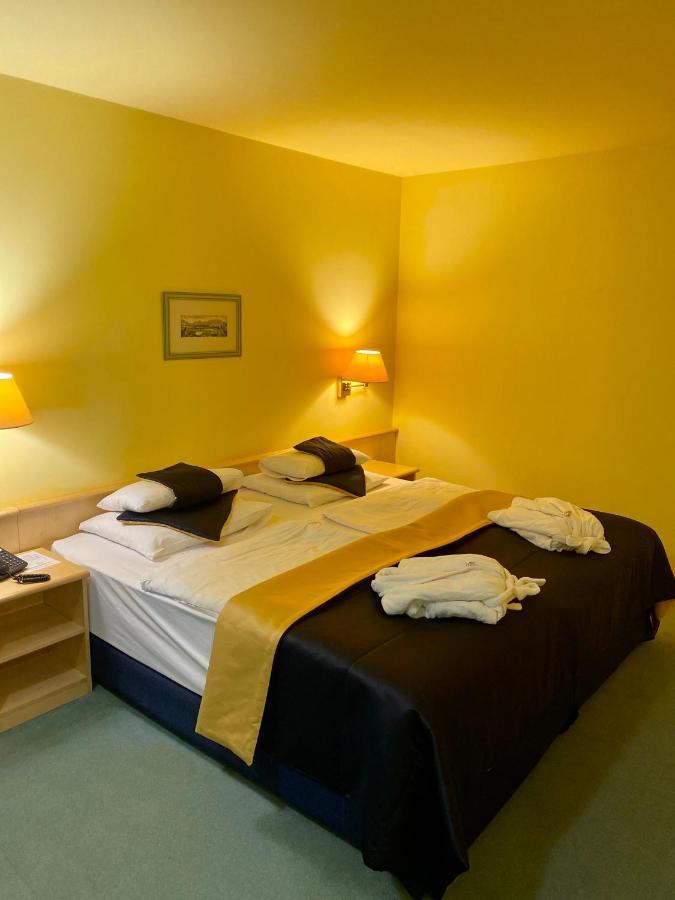 Parkhotel Na Baracke Nova Dubnica Экстерьер фото