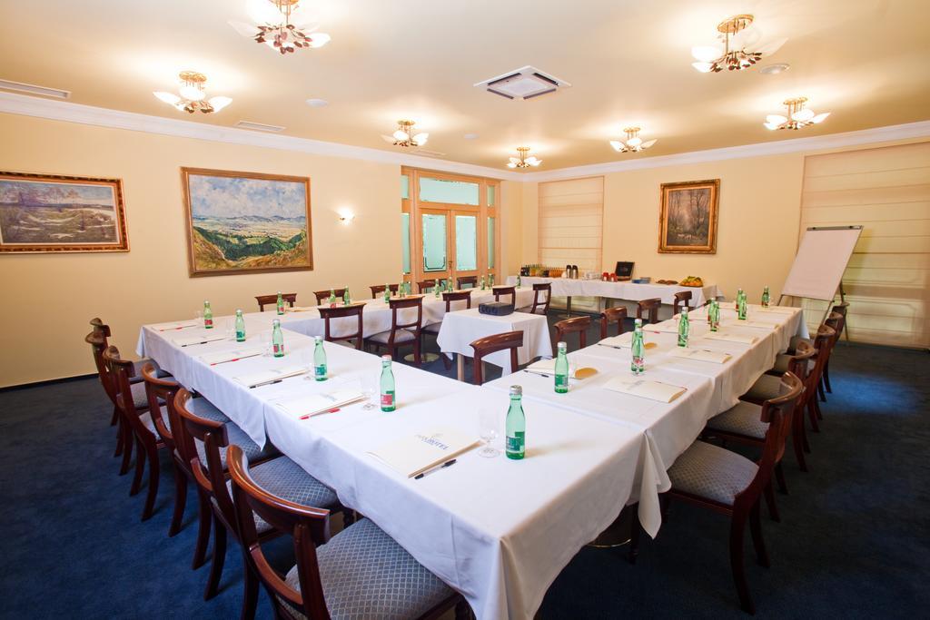 Parkhotel Na Baracke Nova Dubnica Экстерьер фото